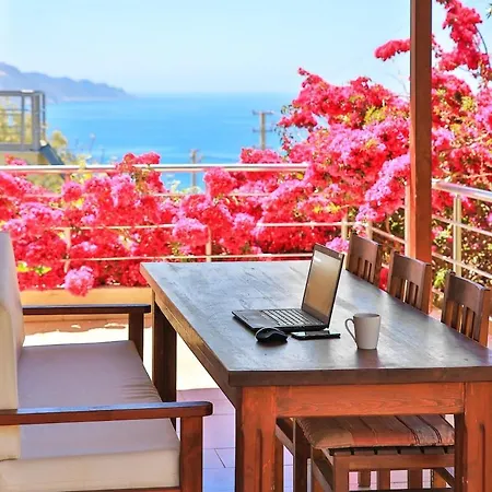 Sari - Luxury Private Pool & Jacuzzi *