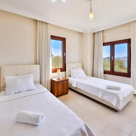 Sari - Luxury Private Pool&jacuzzi Villa Yenikoy (Kas)